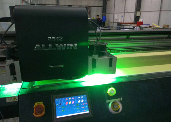 UV打印机打印过程