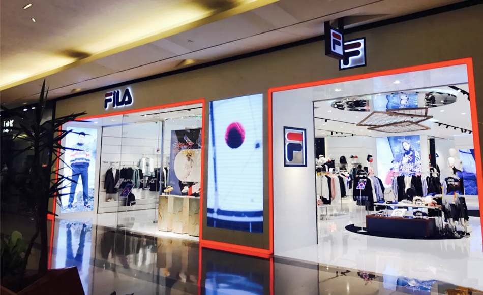 时尚运动品牌（FILA斐乐）服装店装修广告产品使用攻略