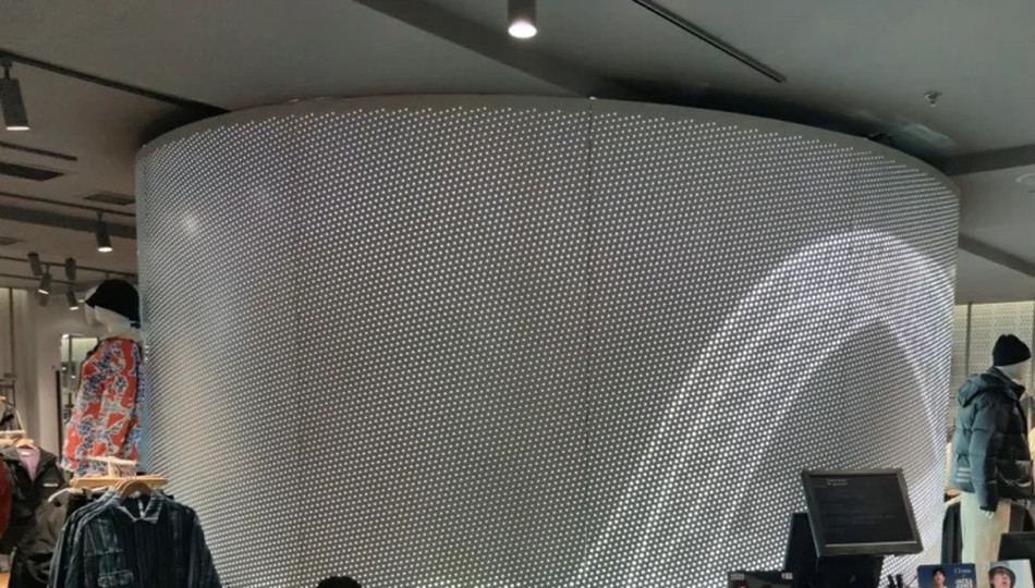 JACK & JONES（杰克琼斯）服装店LED广告屏展示效果图