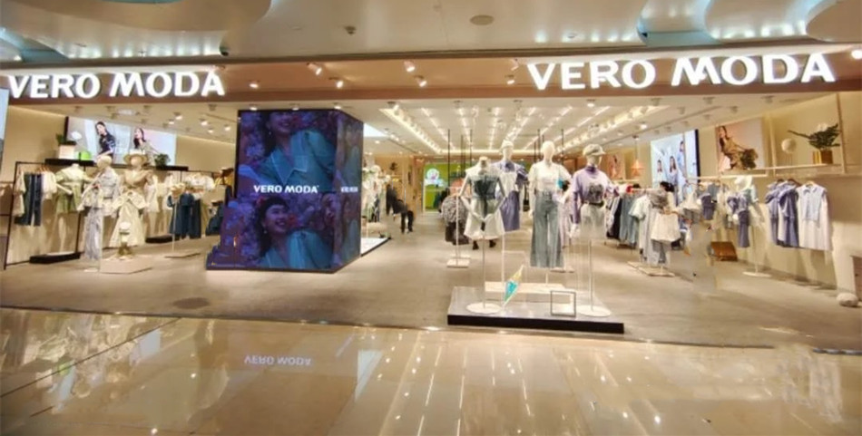 VERO MODA服装店LED广告屏展示效果图