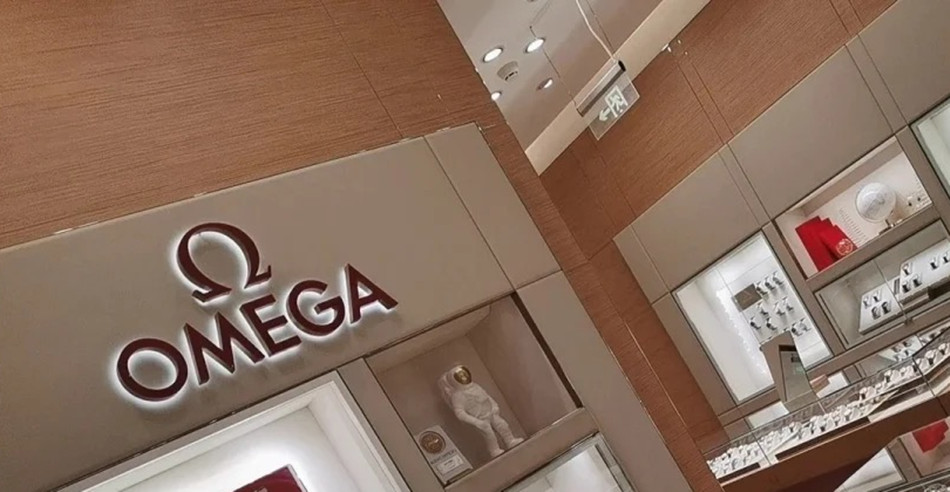 欧米茄（OMEGA）钟表店背光发光字展示效果图